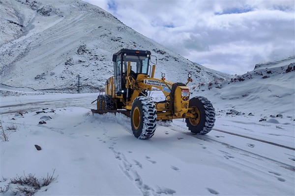 Van Büyükşehir Belediyesi, 4 aydır kapalı olan yolu ulaşıma açtı