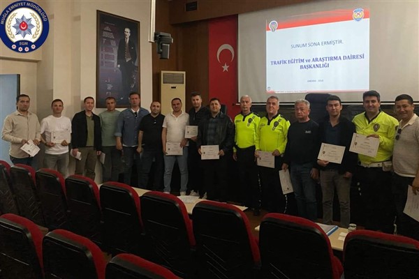 Muğla trafik birimlerinde görev yapan personele, iletişim eğitimi verildi
