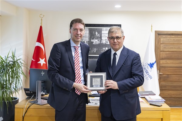 Başkan Tugay, AB Türkiye Delegasyonu Başkan Yardımcısı Vilcinskas ile görüştü