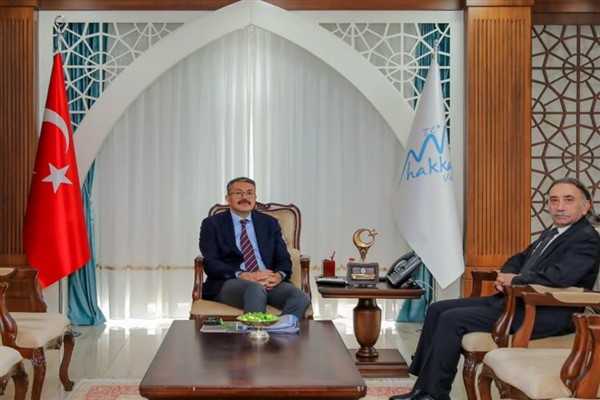 Hakkari Üniversitesi Rektörü Gençcelep, Hakkari Valisi Çelik’i ziyaret etti