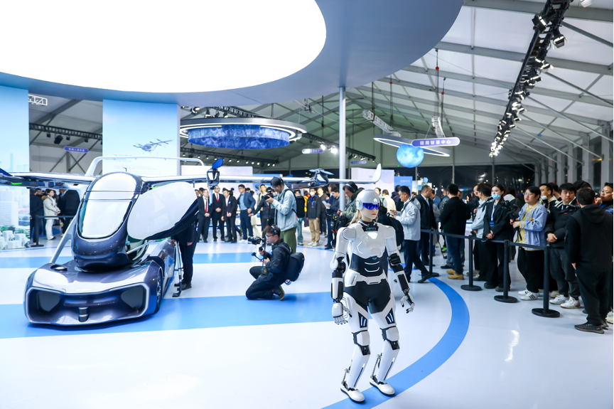 Chery’nin AIMOGA Robotu akıllı yeni bir yaşamın kapılarını aralıyor