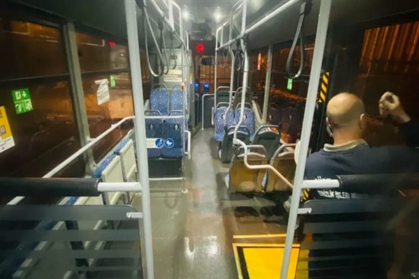 Siirt’te şehir içi toplu taşıma araçlarının temizliğine yönelik çalışmalar sürüyor