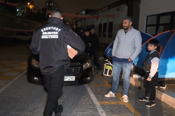 Esenyurt Belediyesi’nden vatandaşlara gıda kolisi desteği