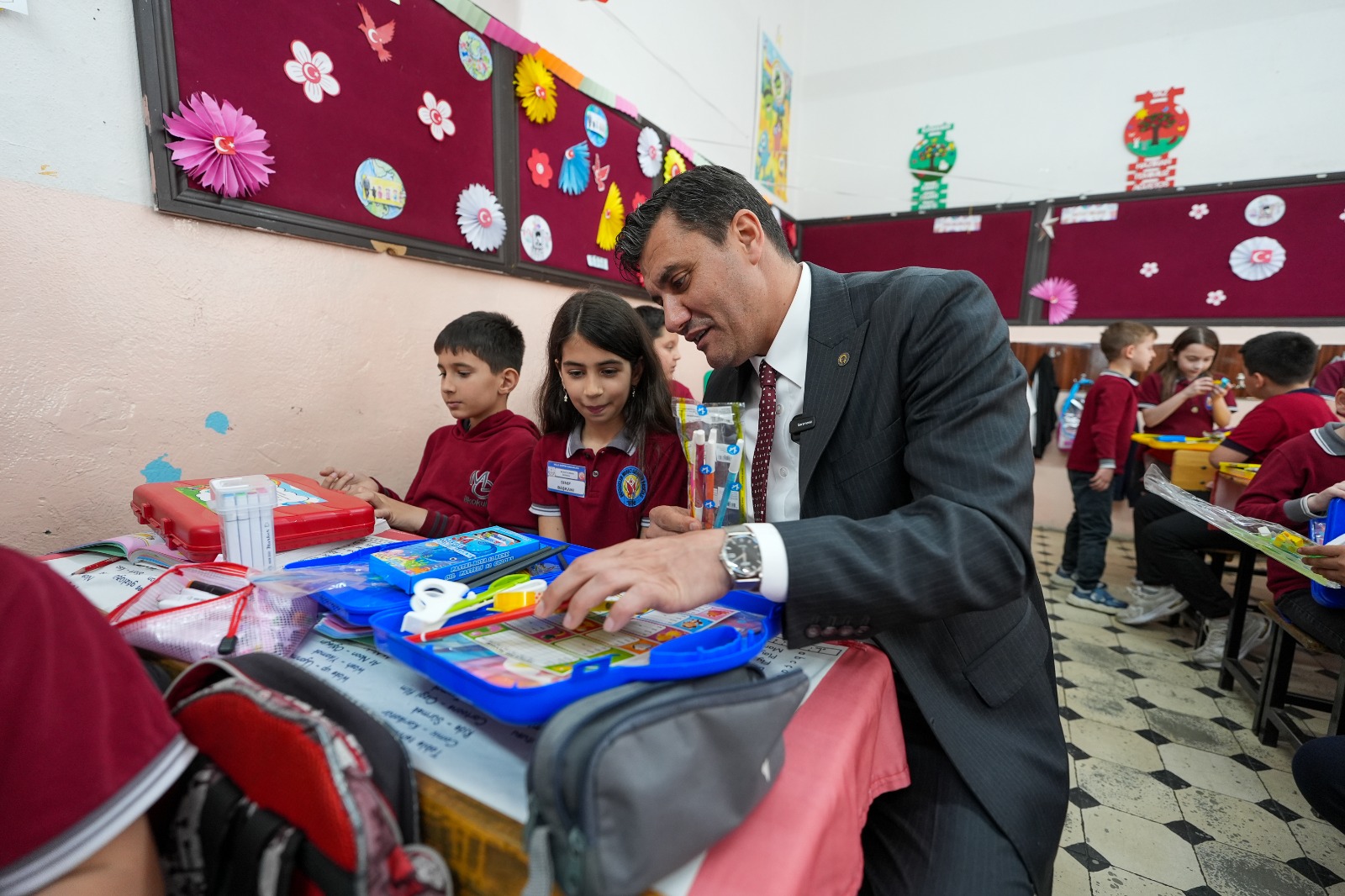 Manisa Büyükşehir Belediye Başkanı Zeyrek, Murat Germen İlkokulu’nu ziyaret etti