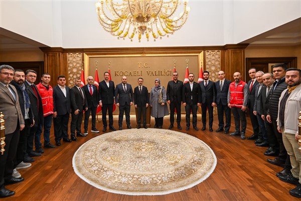 Kocaeli Valisi Aktaş, Türk Kızılay Kocaeli Şube Başkanı Pay ve heyetini ağırladı