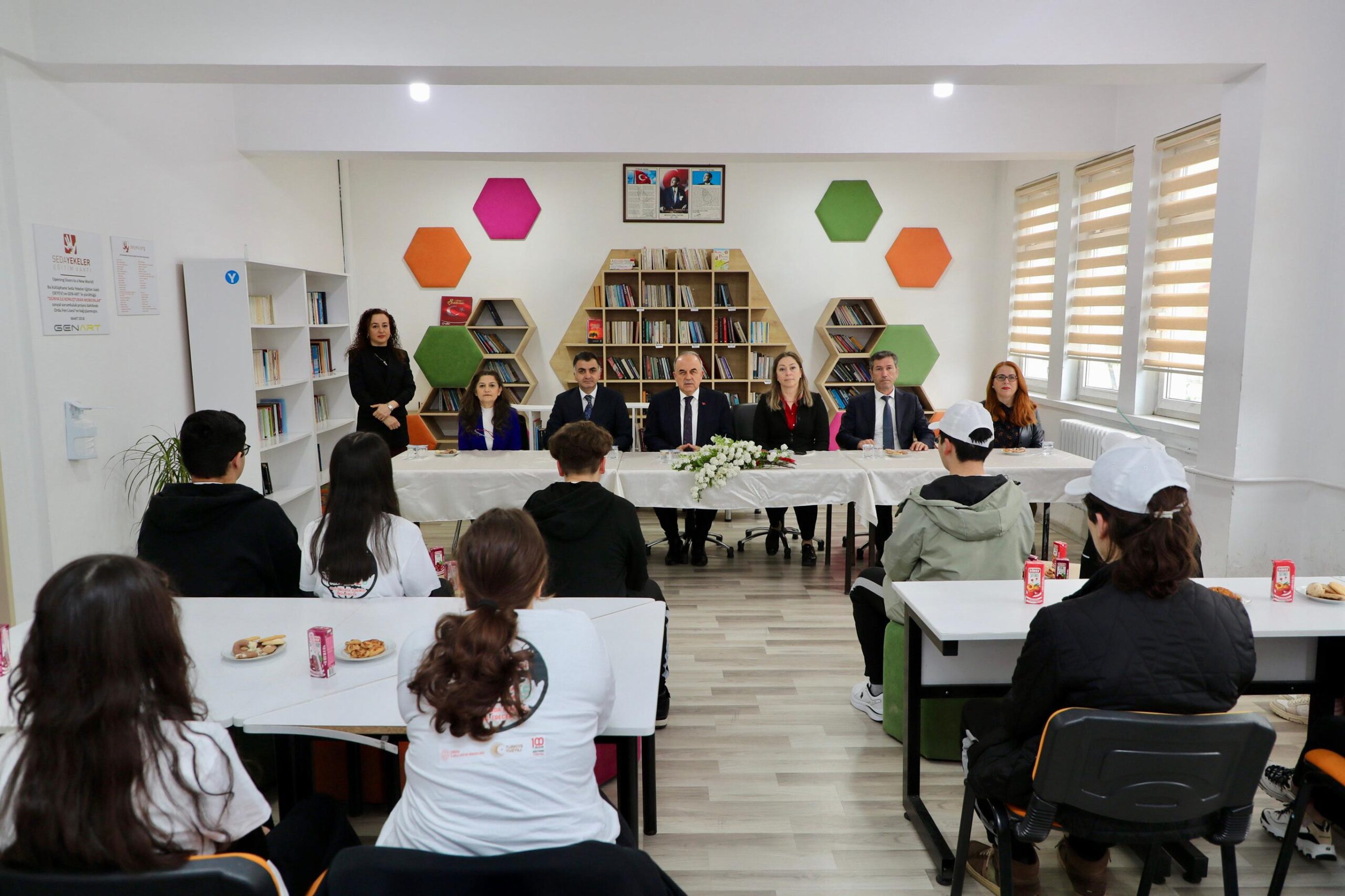 Vali Erol, PİSA’da başarılı olan Ordu Fen Lisesi öğrencilerini kutladı