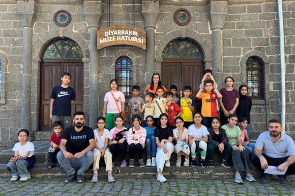 Diyarbakır Büyükşehir Belediyesi’nden çocuklara gezi programı