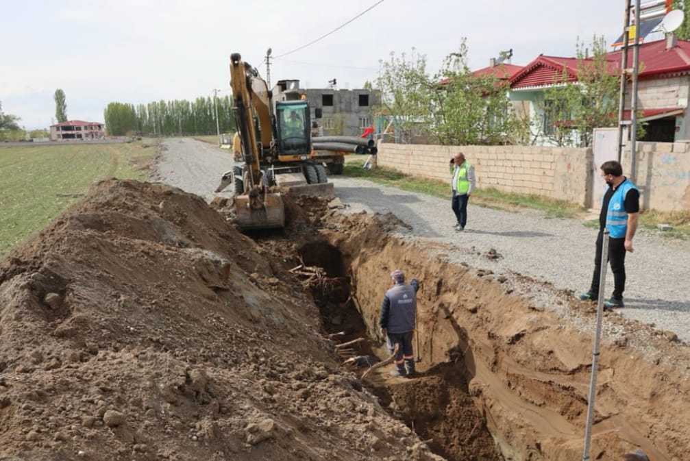 Iğdır Belediyesi’nden Söğütlü Mahallesi’ne kanalizasyon yatırımı