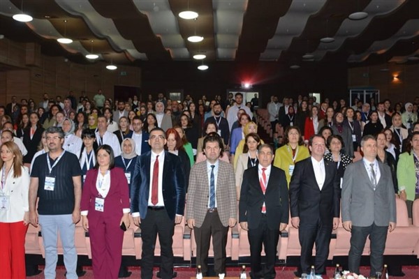 Dicle Üniversitesi’nde Uluslararası Psikiyatri Hemşireliği Kongresi düzenlendi
