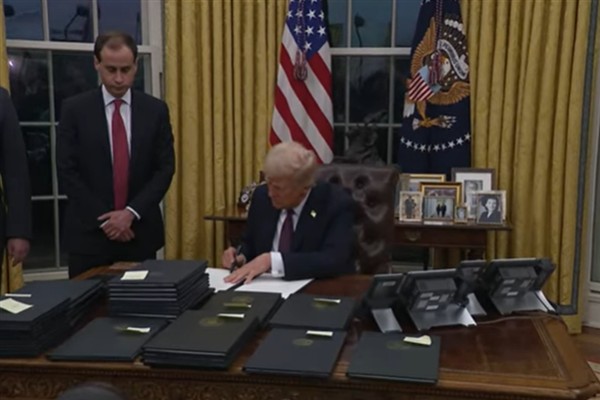 Trump: Husiler bir daha asla gemilerimizi batıramayacaklar