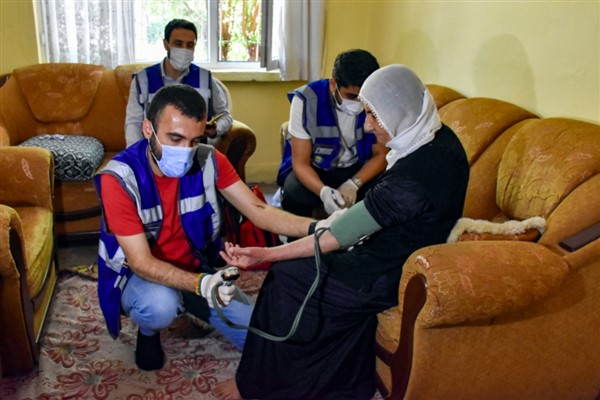 Diyarbakır’da evde sağlık ve bakım hizmeti veriliyor