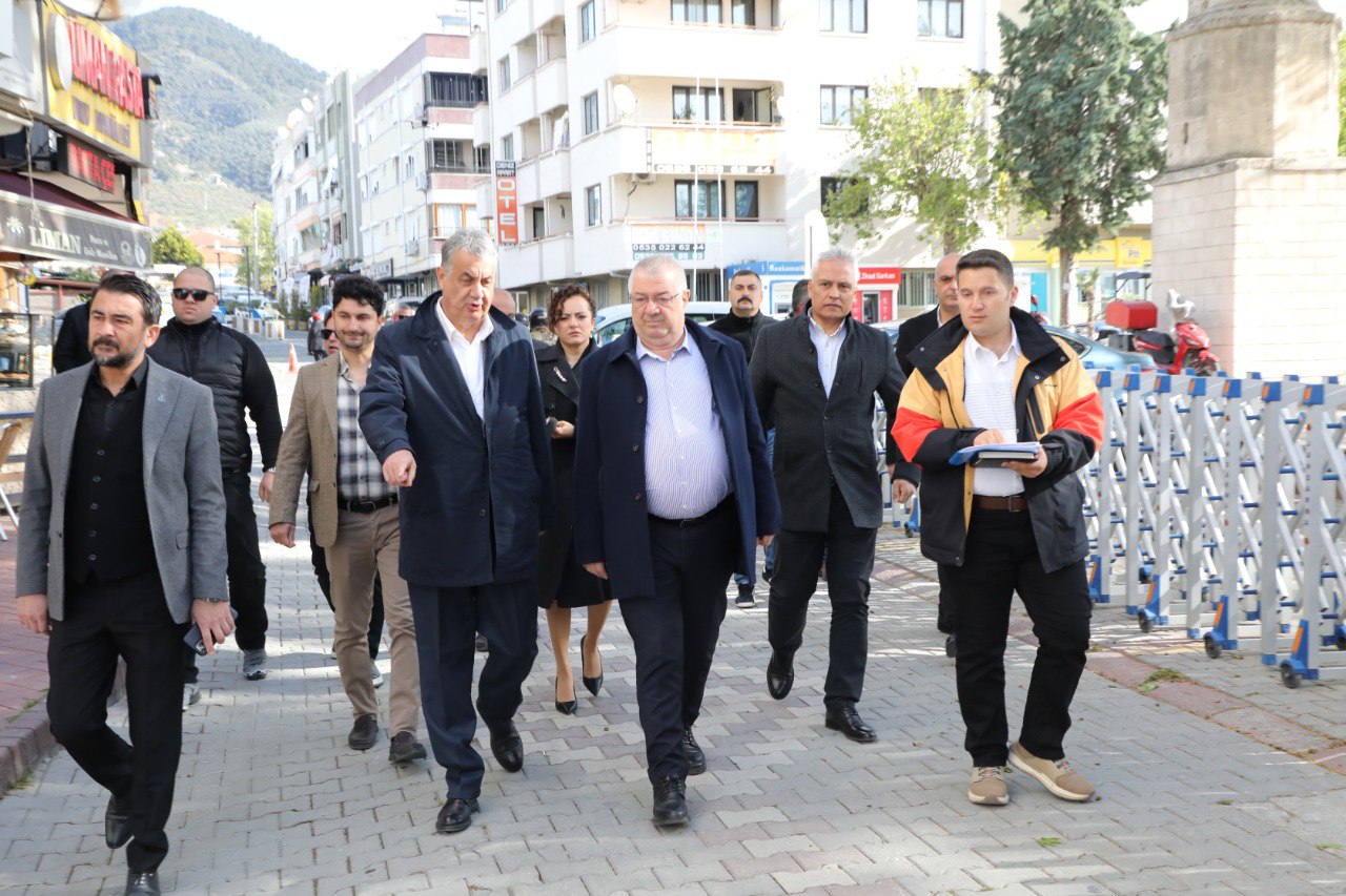 Edremit Belediye Başkanı Ertaş, mahallelerdeki projeleri yerinde inceledi