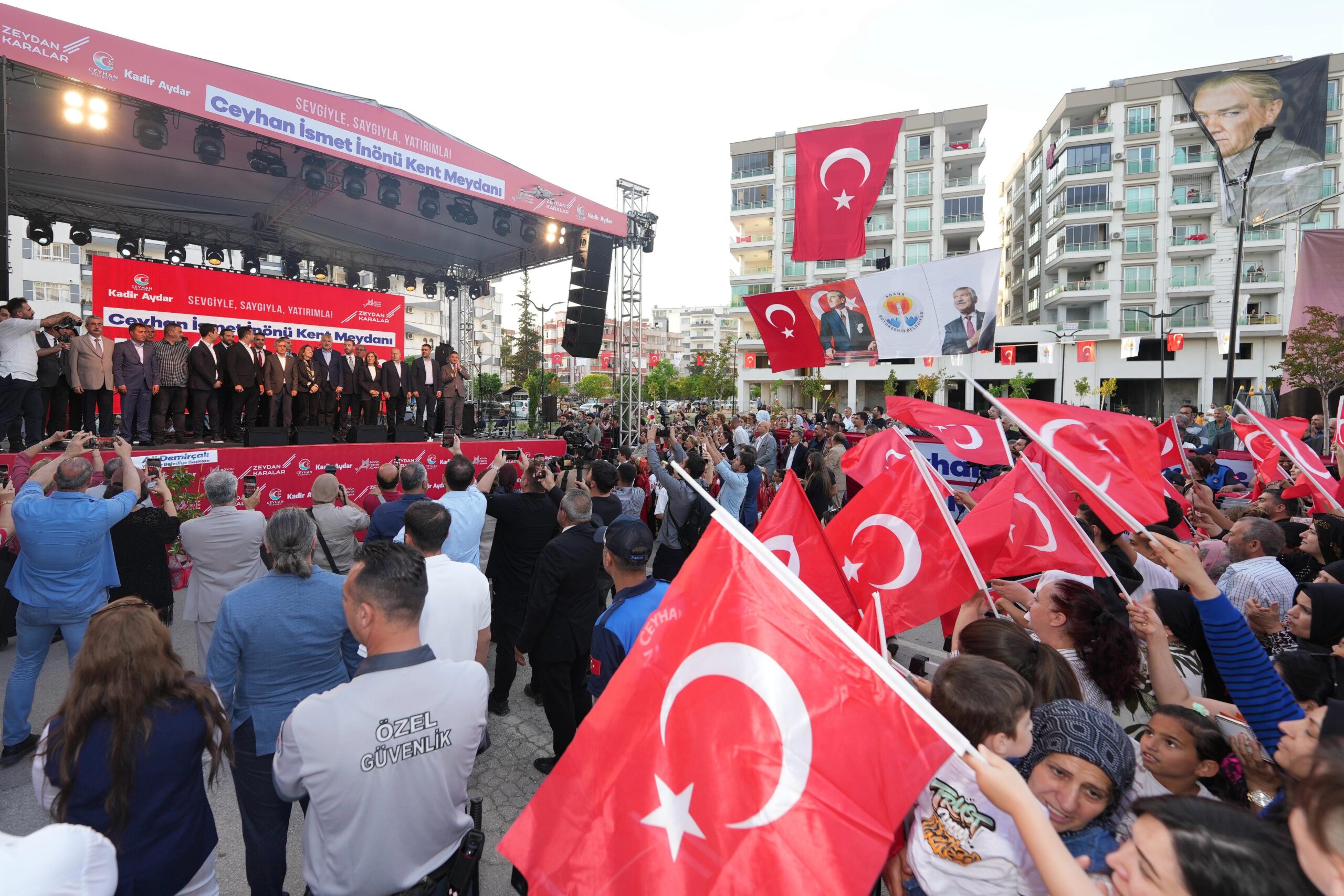 Adana’da Ceyhan İsmet İnönü Kent Meydanı açıldı