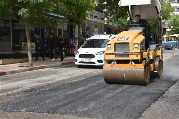 Siirt’te yol bakım ve asfalt çalışmalarına başlandı
