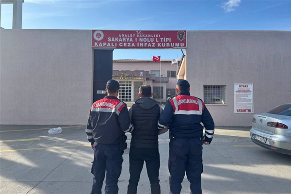 Sakarya’da kaçakçılık operasyonu: 2 tutuklama