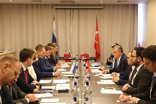 Bakan Bak, Rusya Spor Bakanı  Degtyarev ile görüştü