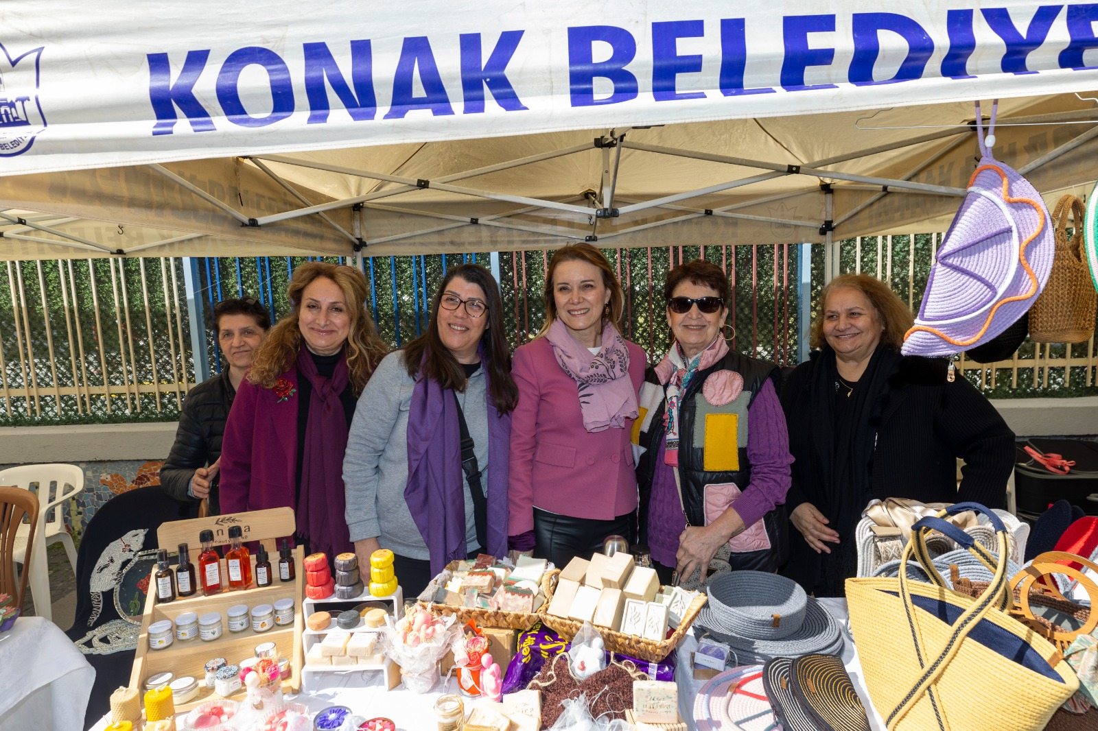 Konak’ta yaşayan kadınların ürettikleri ürünler  El Emeği Pazarı’nda sergilenecek