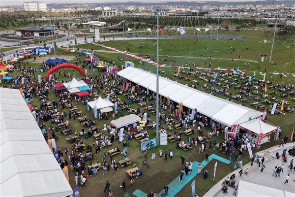 2’nci Çocuk Kitap Fuarı ve Şenliği’nde hafta sonu yoğunluğu yaşandı