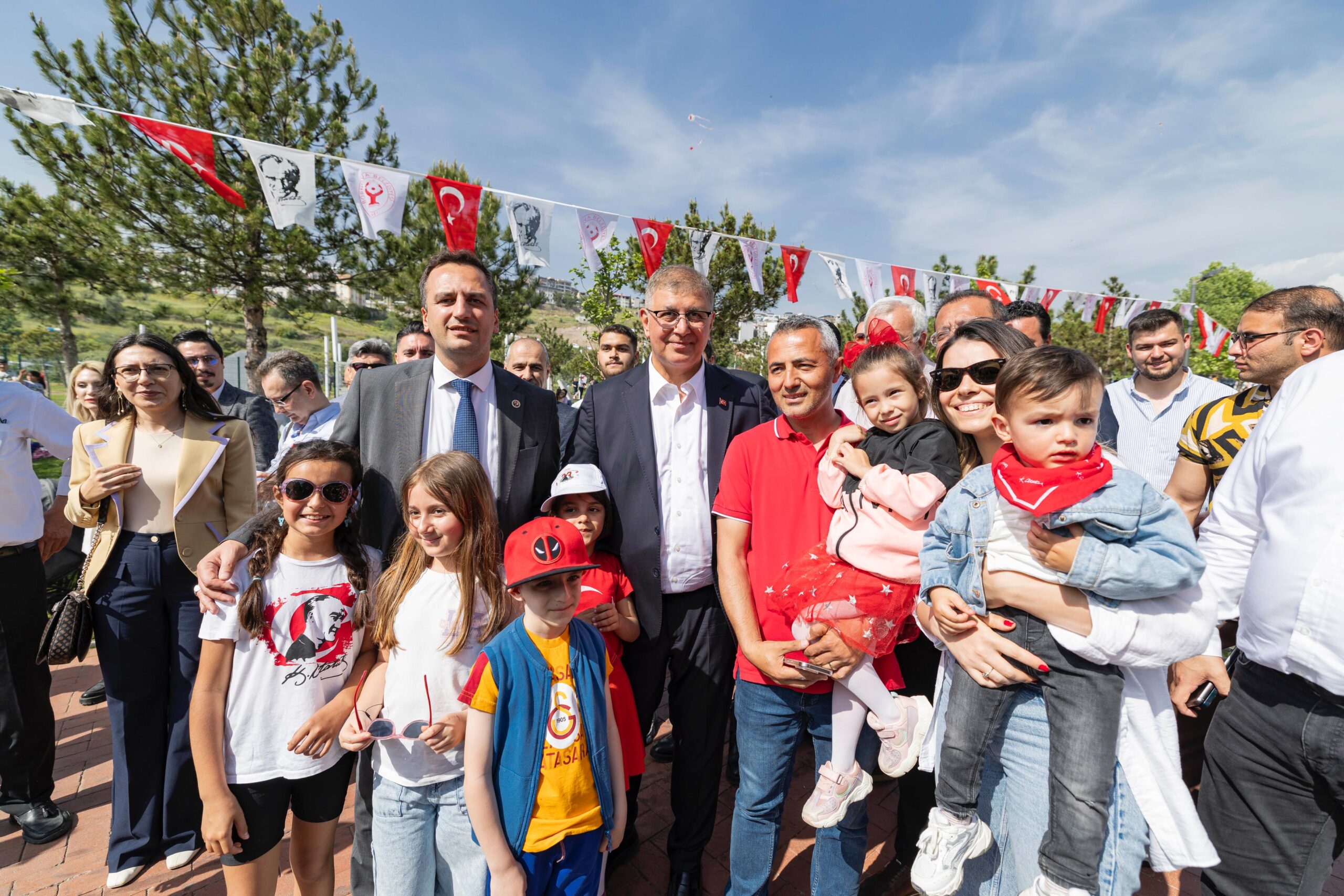 Başkan Tugay: Çocuklarımıza o güzel ülkeyi hep beraber armağan edelim