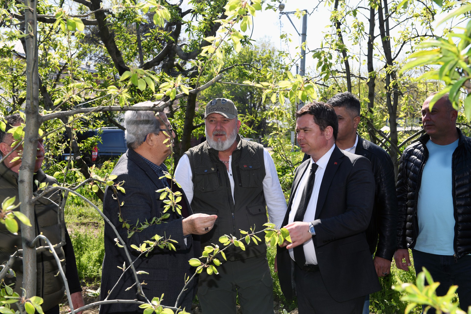 Başkan Aydın, zirai dondan etkilenen çiftçilerle buluştu