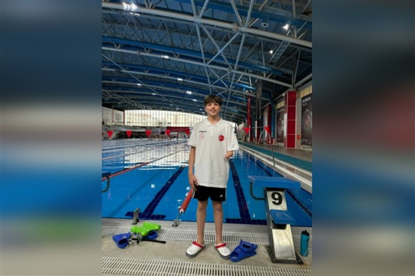 para yüzücü Ahmet Çınar Bakkal’dan gümüş madalya