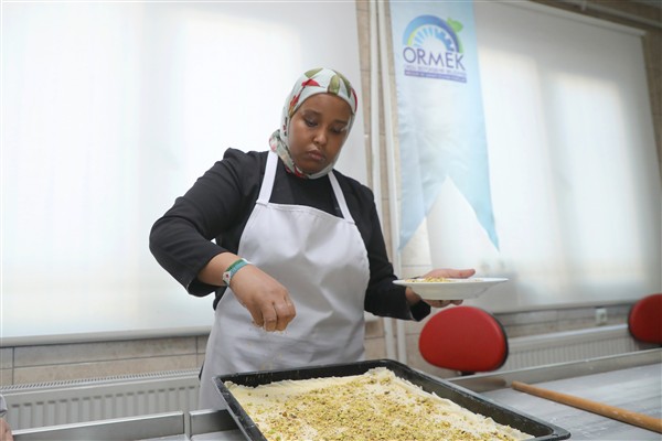 Ordu Üniversitesi’nde okuyan Cibutili öğrenci Türk mutfağını öğreniyor