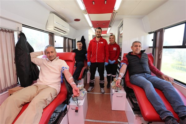 Kepez Belediyesi’nden Kızılay’a kan bağışı desteği