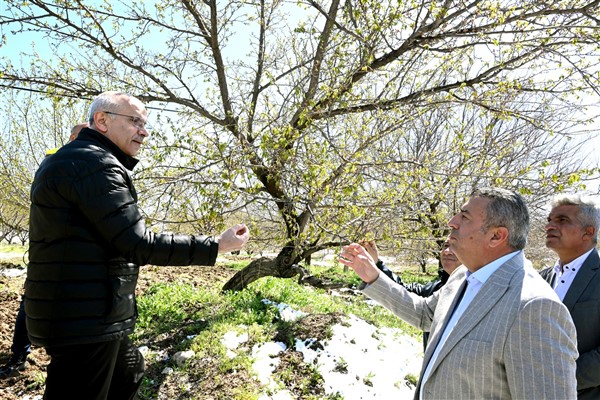 Başkan Er’den zirai don incelemesi