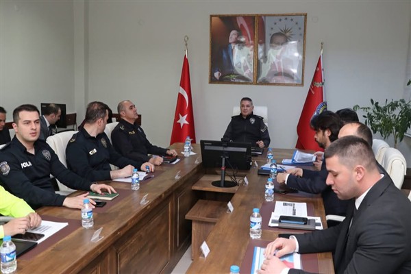 Ardahan Emniyet Müdürlüğü’nde bayram sonrası değerlendirme toplantısı