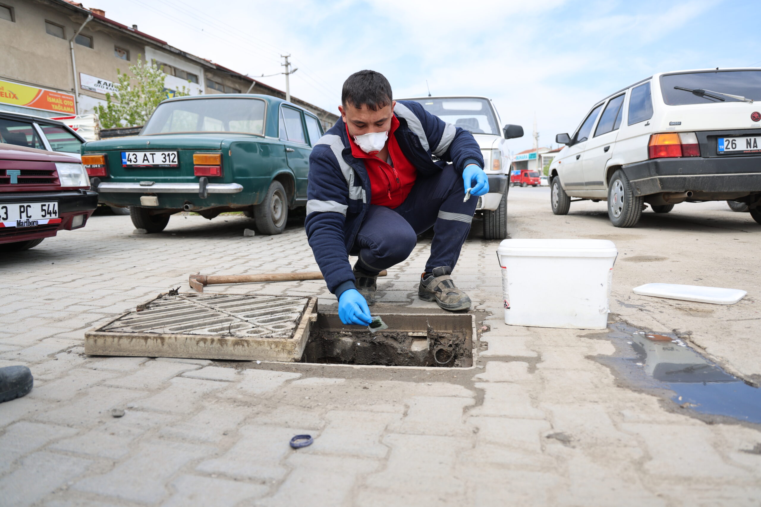 Kütahya Belediyesi’nden ilaçlama çalışması
