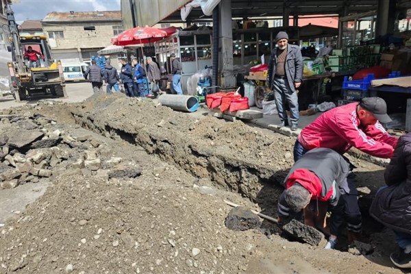 Ağrı Belediyesi, sahada çalışmalarını sürdürüyor