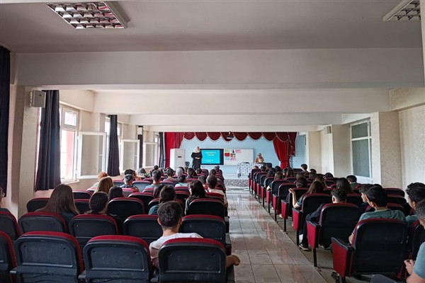 Batman’da lise öğrencilerine “Kanserden Korunma” eğitimi verildi
