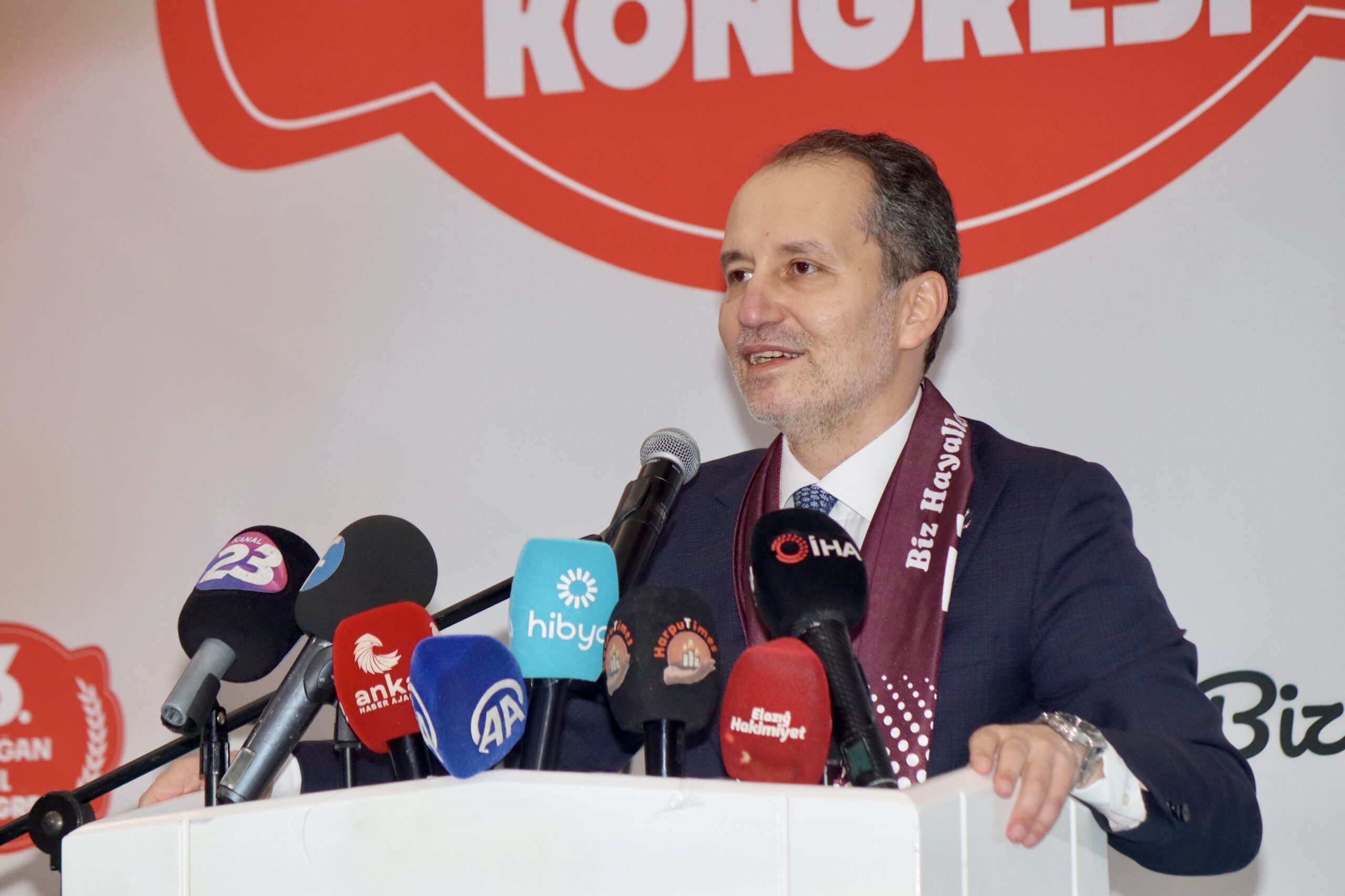 Yeniden Refah Partisi Genel Başkanı Erbakan’dan “millet artık değişim istiyor” mesajı