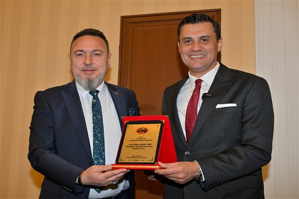 Manisa Büyükşehir Belediye Başkanı  Zeyrek Manisa Ağrılılar Derneği ile toplantı düzenledi