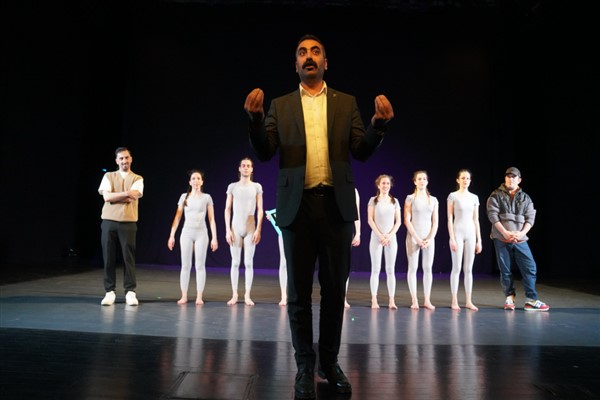 Amed Tiyatro Festivali başladı