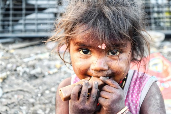 UNRWA: Gazze’de aileler bozulmuş gıdaları yemek zorunda kalıyor