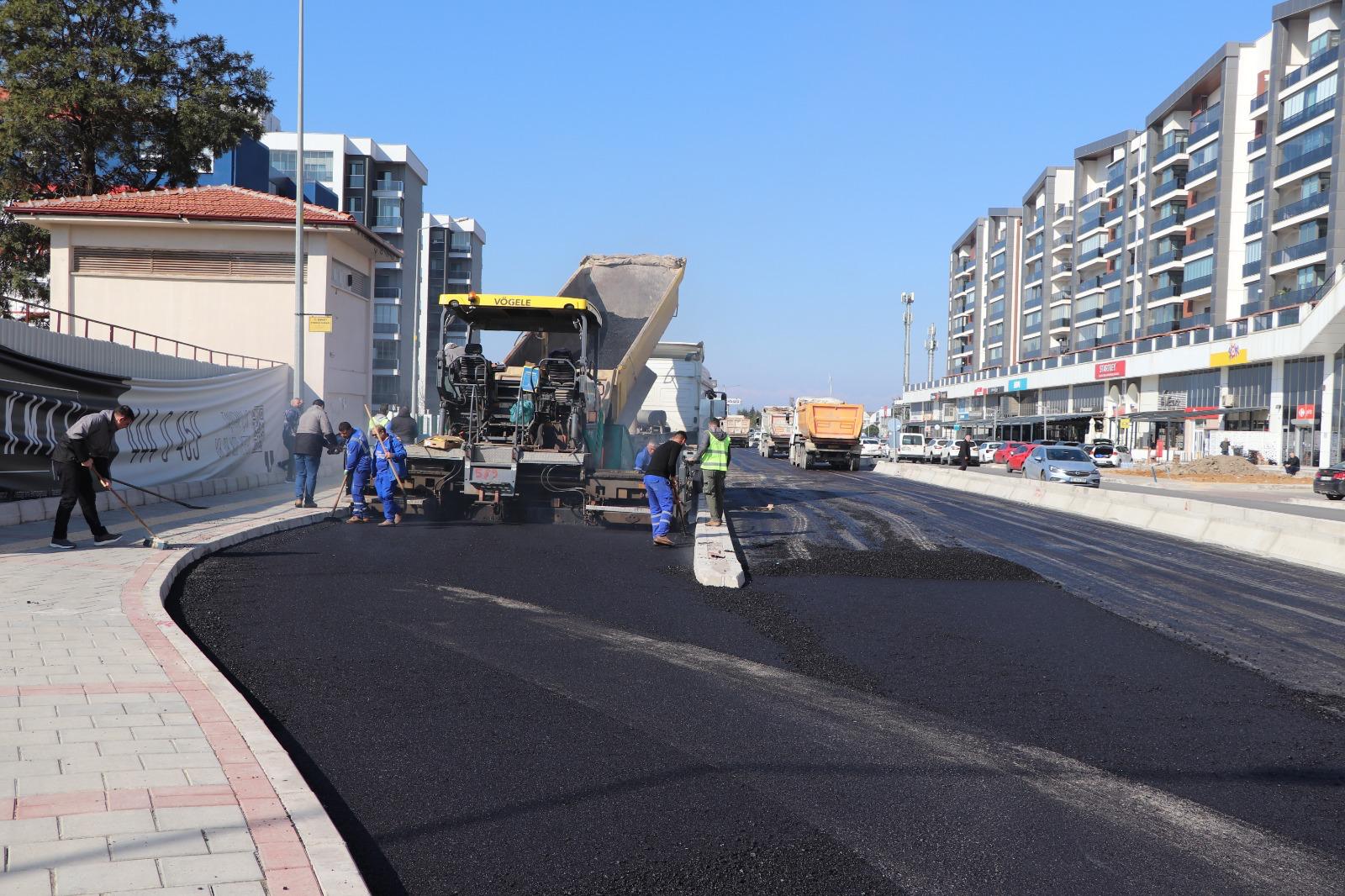 Çiğli’de bulunan Eski Havaalanı Caddesi yenilenerek hizmete açıldı