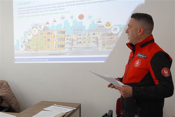 Keçiören’de Afet Farkındalık Eğitmen Eğitimi verildi
