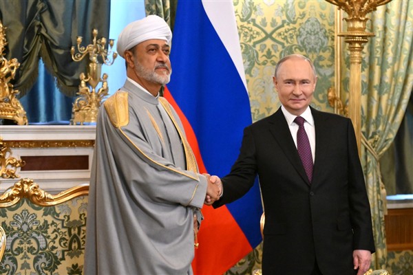 Rusya Devlet Başkanı Putin, Umman Sultanı El Said ile bir araya geldi