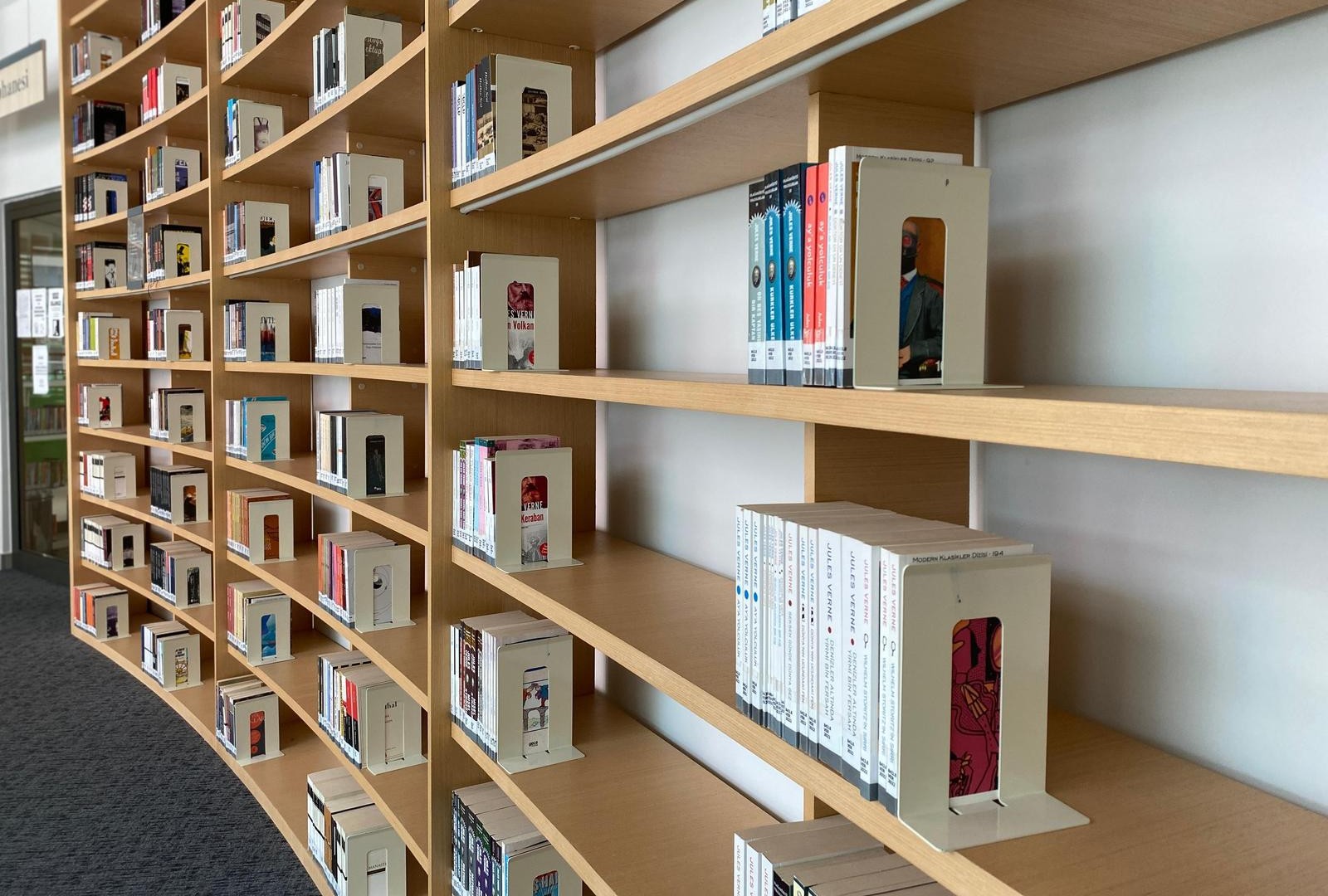 Kepez’den Ceza İnfaz Kurumu kütüphanesine bağış