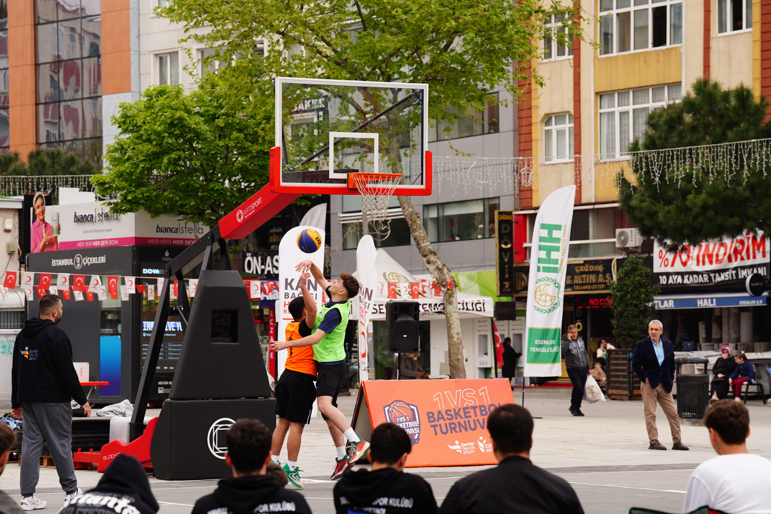 Esenler Belediyesi, sokak basketboluna olan desteğini sürdürüyor
