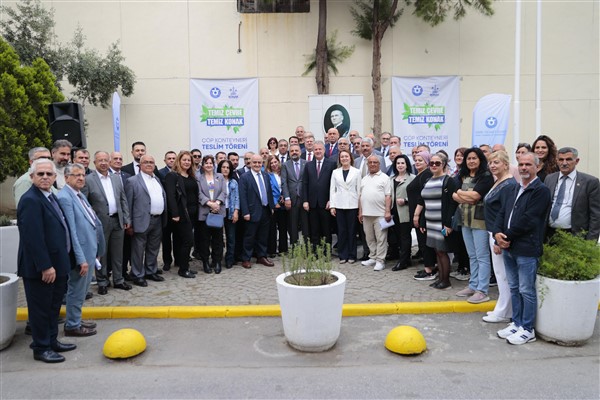 izmir Gıda Çarşısı’na 50 yeni konteyner