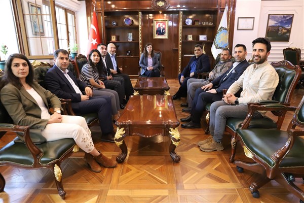 Eş Başkan Bucak, dernek başkanlarını ağırladı