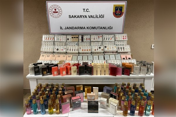 Sakarya’da binlerce kaçak parfüm ele geçirildi