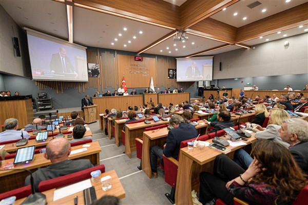 İzmir Büyükşehir ve ESHOT’un 2024 yılı faaliyet raporları kabul edildi