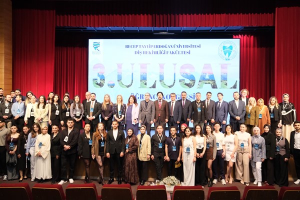 Diş Hekimliği Fakültesi 3. Ulusal Öğrenci Kongresi gerçekleştirildi