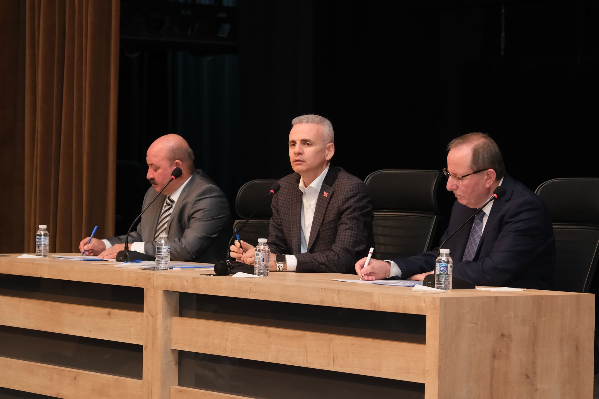 Karaman Valisi Mehmet Fatih Çiçekli, muhtar toplantısına katıldı