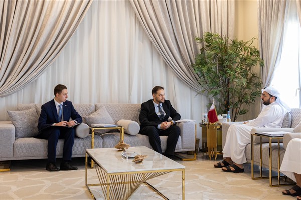 Katarlı Bakan Al Khulaifi, Çocuk Hakları Komiserliği Ofisi Başkanı ile bir araya geldi