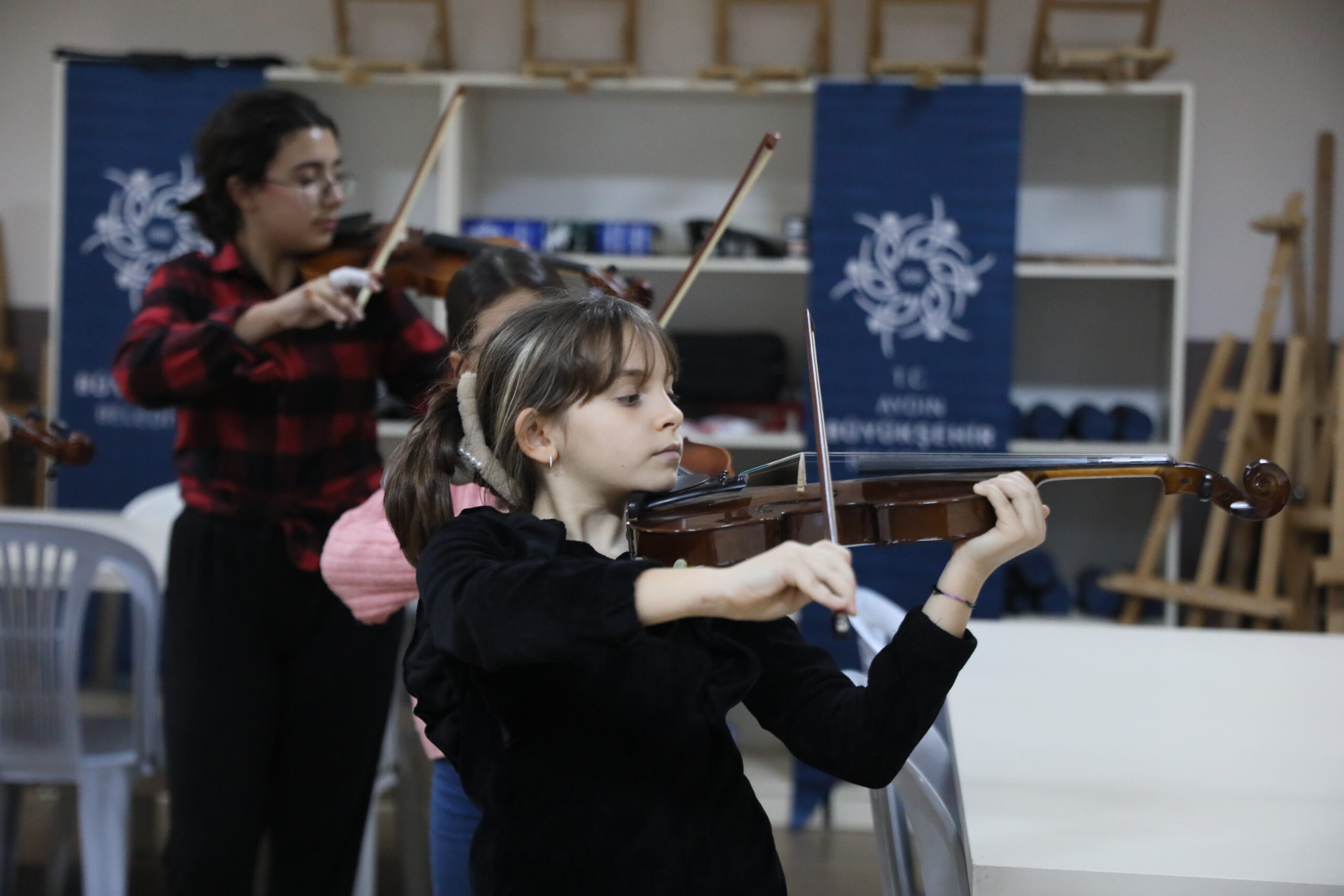Başkan Çerçioğlu’nun çocuklara desteği sürüyor
