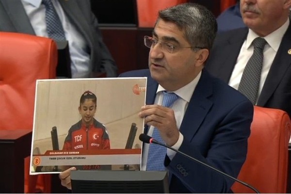 DEVA Partili Ekmen’den 23 Nisan’da soykırım ve bahis reklamı tepkisi